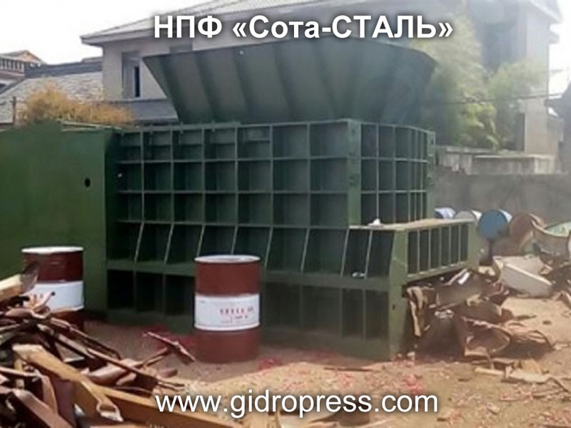 Контейнерный пресс для металлолома